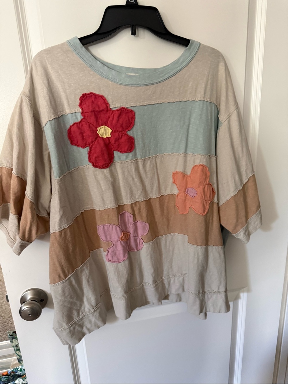 easel Short-Sleeve Patchwork Floral Tee in Beige, Red, Peach and Lavender